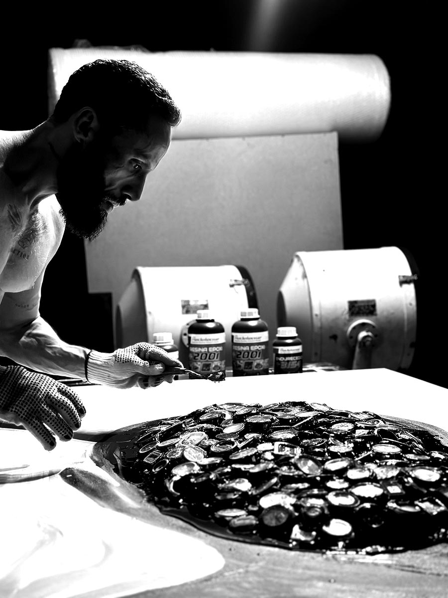 Absence Time by Brazilian contemporary artist Juca Máximo – conceptual mixed-media artwork with vintage watches embedded on canvas, symbolizing memory, energy, and timeless human existence.